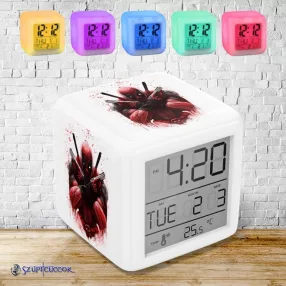 Świecący budzik zmieniający kolor - Deadpool